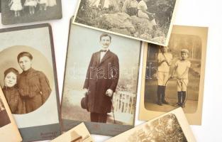 Vegyes fotó tétel, érdekes témákkal, keményhátú fotókkal, 17 db, vegyes méretben