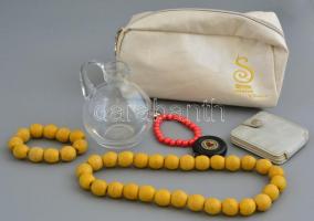 Vegyes bolha tétel: sárga fa nyaklánc + karkötő, tükör, neszeszer, mérőszalag, karkötő szív alakú medállal, kis üveg kiöntő