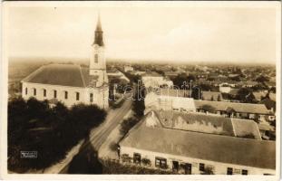 Kiskunhalas, Szilády Aron utca, református templom, Benedek Albert, vas és lőszer üzlete. Hurt A. Ferencné kiadása 1930