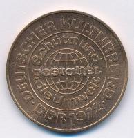 NDK 1972. Német Kultúrszövetség 1972 Br emlékérem (40mm) T:2 GDR 1972. German Cultural Association 1972 Br commemorative medallion (40mm) C:XF