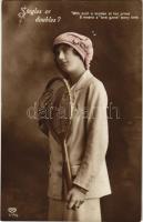 Singles or doubles? Lady with tennis racket. EAS L14/5.