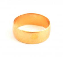 Arany (Au) 14 karikagyűrű, jelzett, méret: 57, nettó: 4,6 g
