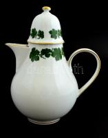 Henneberg porcelán levélmintás kiöntő, matricás, jelzett, apró kopásokkal, m: 24 cm