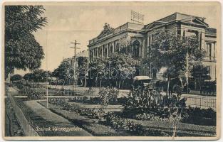 1936 Szolnok, Vármegyeháza. leporellólap, belül: Evangélikus templom, Tisza szálloda, Városháza, Református templom, stb. (fa)