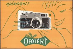 cca 1960 Ajándékot? Ofotért, fényképezőgép Villamosplakát. 33,5x24 cm