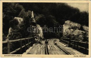 Bakonyszentlászló, Cuha-völgyi vasútvonal, vasúti híd, síneken ülő gyerekek
