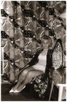 cca 1969 Ha ez a fotel mesélni tudna..., szolidan erotikus felvételek, 8 db vintage NEGATÍV, 24x36 m...