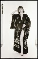 cca 1971 A hölgyek vetkőzésének művészete, több fotómodell közreműködésével, eltérő időpontokban kés...