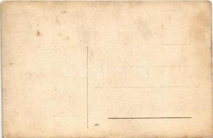 Társaság a Népszava újsággal, reklám, söröző férfiak / Group with Hungarian newspaper, men drinking ...