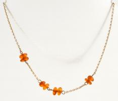 Ezüst(Ag) borostyánnal díszített nyaklánc, jelzett, h: 34 cm, bruttó: 3,18 g