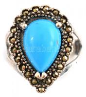 Ezüst(Ag) gyűrű, markazittal és szintetikus kék kővel, jelzett, méret: 53, bruttó: 4,7 g
