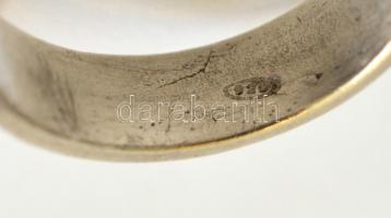 Ezüst(Ag) rózsás, korallos gyűrű, jelzett, méret: 57, bruttó: 10,91 g