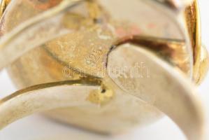 Aranyozott ezüst(Ag) gyűrű, karneollal, jelzett, méret: 56, bruttó: 10,17 g