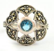 Ezüst(Ag) gyűrű markazittal és kék kővel, jelzett, méret: 56, bruttó: 6 g