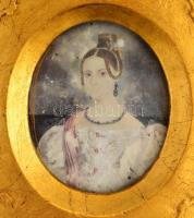 Jelzés nélkül: Női portré. Miniatúra. Akvarell, papír. Nagyon díszes, aranyozott keretben. Keret mérete 26x24 cm Sérült.