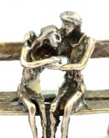 Ezüst(Ag) miniatűr szerelmesek a padon, jelzett, 5,5×4 cm, bruttó: 15,73 g