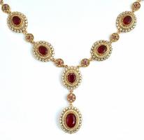 Aranyozott ezüst(Ag) kövekkel gazdagon kirakott nyakék, jelzett, h: 54 cm, bruttó: 88,31 g