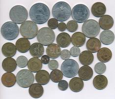 Szovjetunió 1937-1991. 1k-5R (41db), közte 1977. 1R Cu-Ni "A nagy októberi szocialista forradalom 60. évfordulója" + 1989. 3R Cu-Ni "Az örményországi földrengés", 1988. 5R Cu-Ni "Nagy Péter" T:vegyes Soviet Union 1937-1991. 1 Kopeck - 5 Rubles (41pcs), within 1977. 1 Ruble Cu-Ni "60th anniversary of the great october socialist revolution" + 1989. 3 Rubles Cu-Ni "Earthquake in Armenia", 1988. 5 Rubles Cu-Ni "Peter the Great" C:mixed