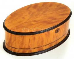 Biedermeier ovális fa doboz, kulccsal, teteje nem rögzített, kis lepattanásokkal, m: 9,5 cm, 20×32,5...