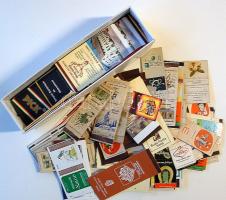 Több száz darab gyufásdoboz és levélgyufa