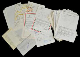1993 Kárpótlási iratok: határozat, térkép, ítéletek, stb., több tucat
