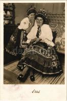 1940 Sárközi leányok, magyar folklór / Hungarian folklore, traditional costumes from Sárköz