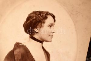 cca 1880-1910 kb 175 db keményhátú fotó dobozban, közte vizitkártya, kabinetfotó, osztálykép, stb., ...