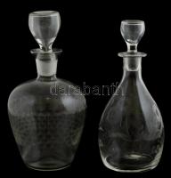 2 db likőrös üveg dugóval, hibátlan, m: 20 cm és 22 cm