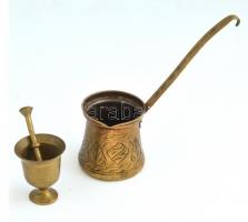 2 db réz tárgy. Kiöntő nyéllel, m: 19 cm + Réz mozsár törővel, m: 7 cm                                             .