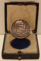 Csehszlovákia 1935. "Tomas G. Masaryk elnök" 85. születésnapja alkalmából kiadott Ag emlékérem 14,8g T:1/2 Eredeti díszdobozban! R!