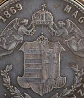 Egyedi ékszer. 1869 Ag 1Ft érme, hátoldalán Ag lap monogrammal,14 k jelzetlen arany foglalatban