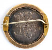 Egyedi ékszer. 1869 Ag 1Ft érme, hátoldalán Ag lap monogrammal,14 k jelzetlen arany foglalatban