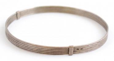 Ezüst(Ag) karperec, jelzett, d: 7,5 cm, nettó: 11,34 g