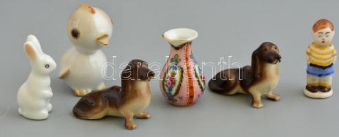 6 db mini porcelán figura, közte nyúl, kutyák, váza, stb., kézzel festettek, ismeretlen jelzésüek, egyiken apró kopásokkal, m: 3,5-5 cm között