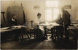 1915 Hajdúnánás, mérnökök munka közben, belső. photo