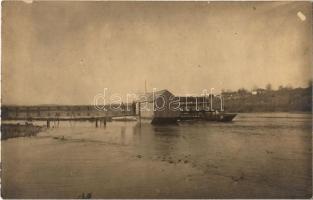 Duna, Úszó vízi hajómalom / floating boatmill, watermill on the Danube river. photo