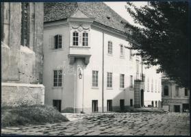 cca 1960 Székesfehérvár, utcakép, fotó, 12×17 cm