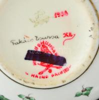 Takács Zsuzsa jelzésű, kézzel festett porcelán cukortartó, kopással, d: 11,5 cm, m: 7,5 cm