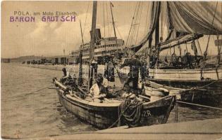 Pola, Pula; Am Molo Elisabeth, SS Baron Gautsch / halászhajók a kikötőben, gőzhajó / fishermen on boat, steamship