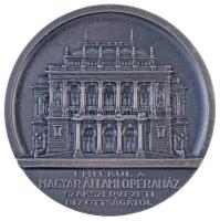 Lőrincz István (1901-1985) 1970. "Emlékül a Magyar Állami Operaház Szakszervezeti Bizottságától / 1945-1970" ezüstözött Br emlékérem "Iparművészeti V. Érem Üzem" gyártói jelzéssel (55mm) T:1-