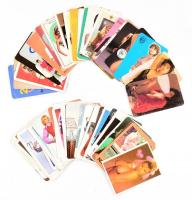 Kb. 114 db hölgyeket ábrázoló kártyanaptár, benne 12 db erotikus, 3-4 ismétlődővel