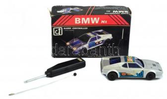 BMW M1 távirányítós játékautó, eredeti dobozában, kis kopásnyomokkal, h: 18 cm