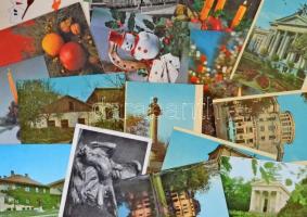 Sok száz képeslap az 50-es évektől pár régebbivel családi levelezésből, karton dobozban