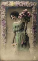 1911 Lady with flowers (EK)