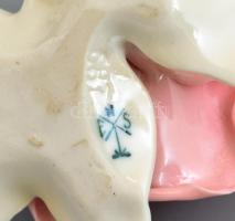 Ens porcelán rózsa, kézzel festett, jelzett, apró lepattanásokkal, 8×6x4 cm