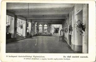 Budapest VIII. Tisztviselőtelepi főgimnázium, az első emeleti csarnok, belső (EK)