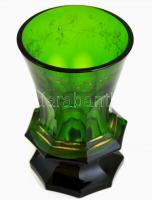 XIX. sz. Urán zöld üveg pohár. Fújt, kézzel festett, aranyozott, kopott, egészen apró lepattanással....