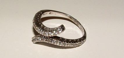 Női ezüst, köves gyűrű