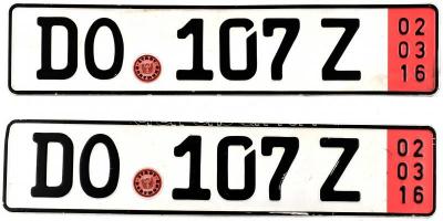 2 db rendszámtábla, 11,5x52 cm