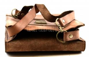 Marhabőr válltáska jó  állapotban 27x19 cm 